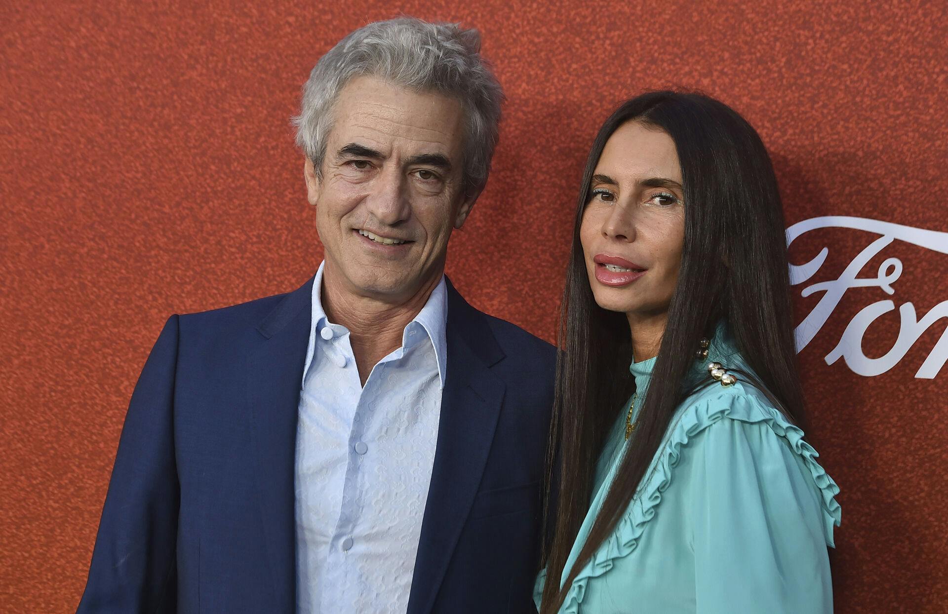 Dermot Mulroney og Prima Apollinaare skal skilles efter 17 år som mand og kone.