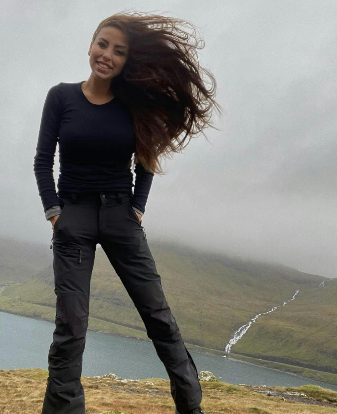 Engang kendt fra "Forsidefruer" og det københavnske jetset - i dag kæmper Sarah Louise med følgevirkningerne af konkurser og en milliongæld til staten.