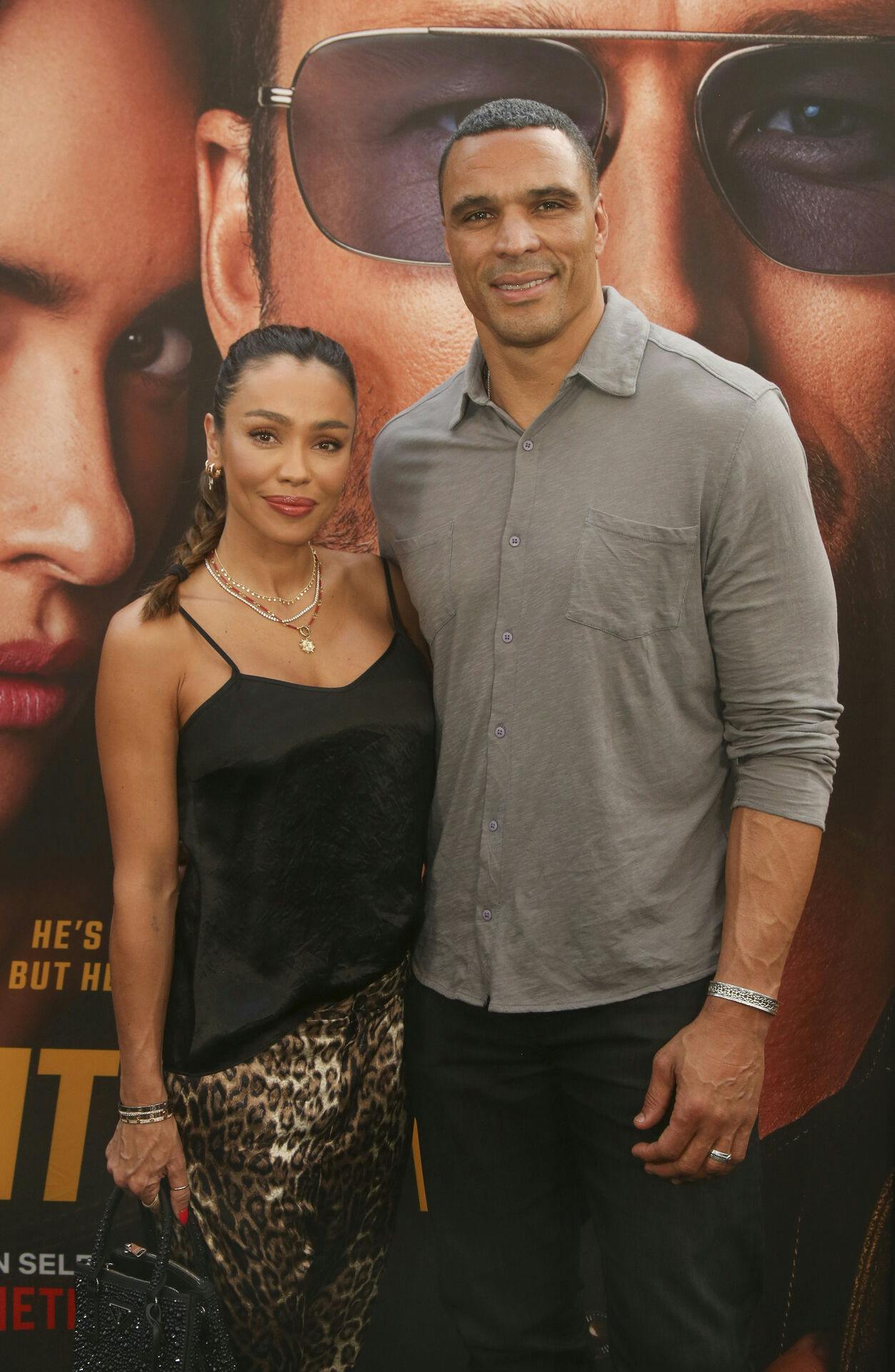 I 2007 blev Tony Gonzalez og October gift. I dag er konen bedste venner med Tony Gonzalez' eks, Lauren Sanchez.