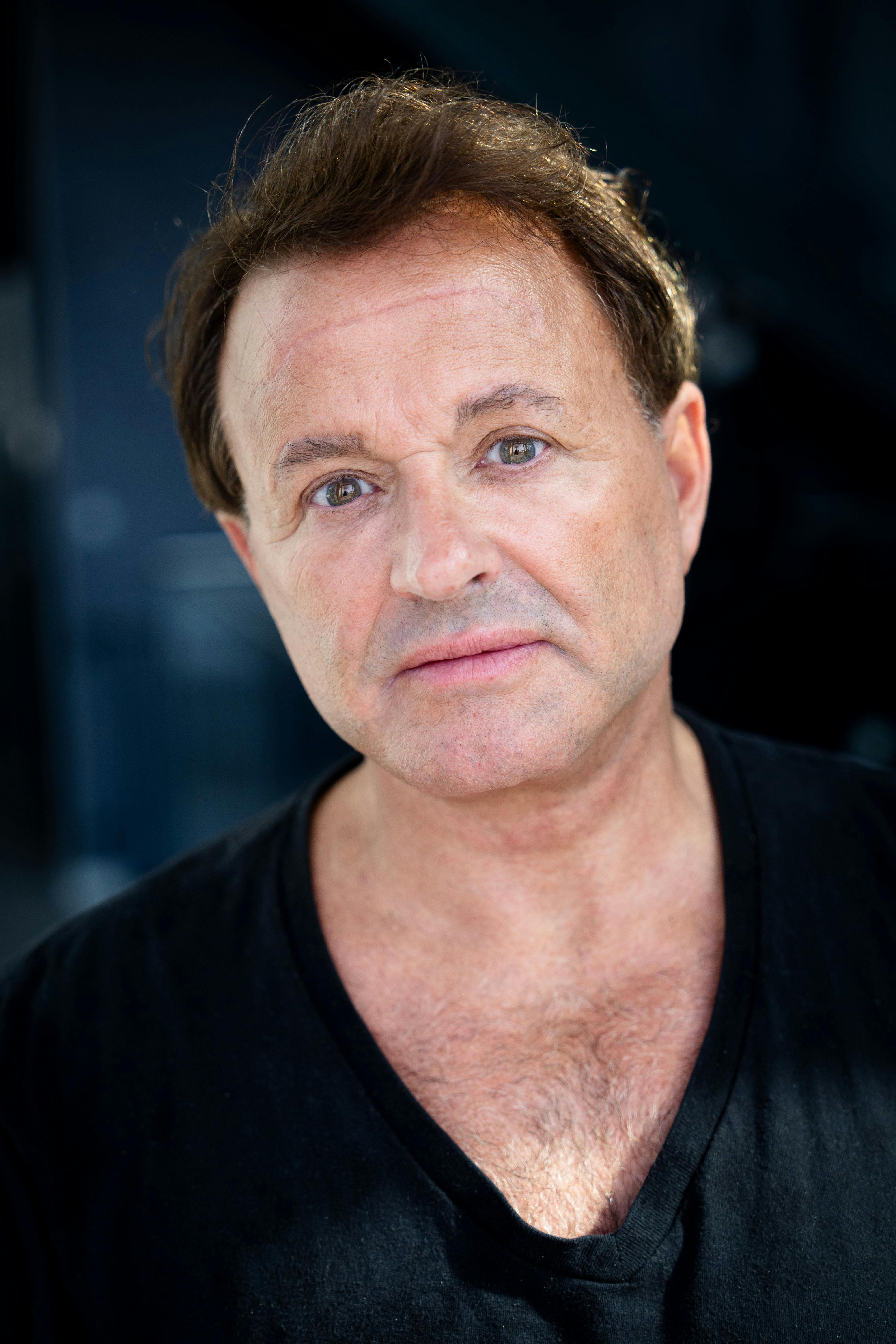 Dennis Knudsen har fået et stort minus i regnskabet for sit holdingselskab.