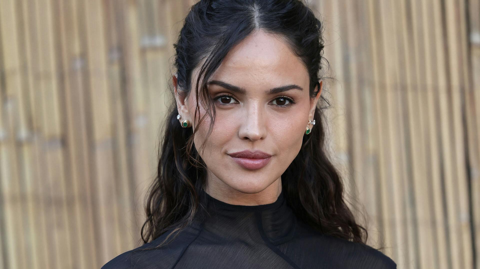 Eiza González var klar til fest tirsdag aften.