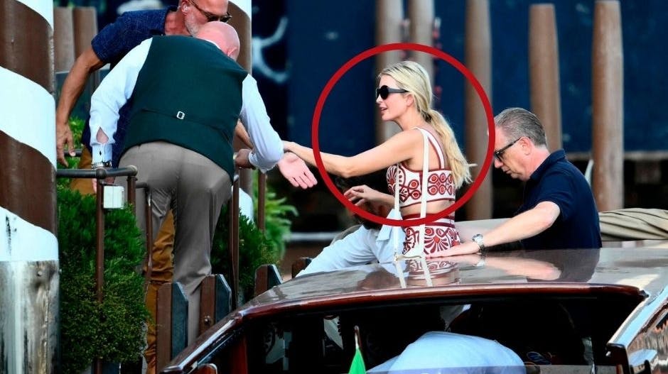 Her ankommer Ivanka Trump med sin familie forud for Jeff Bezos' storslåede bryllup.