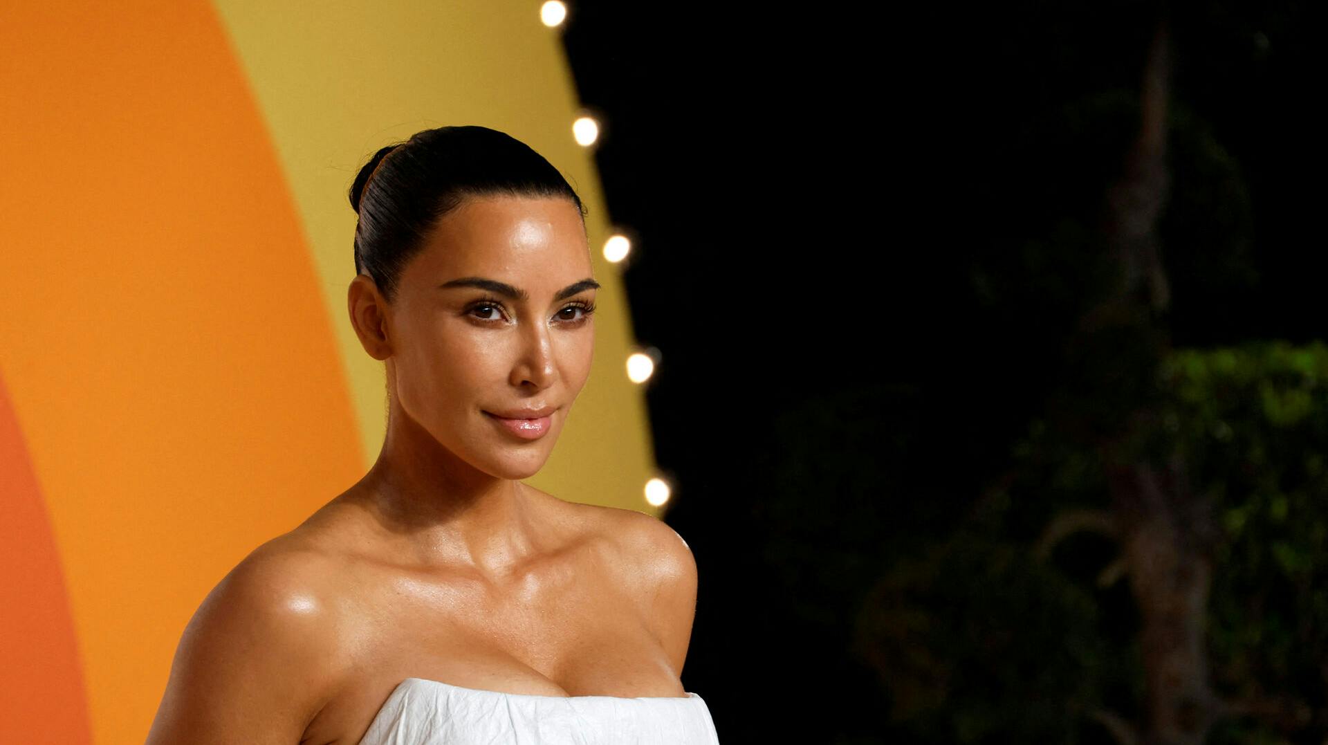 FILE PHOTO: Kim Kardashian arrives at the Vanity Fair Oscars party after the 97th Academy Awards, in Beverly Hills, California, U.S., March 2, 2025. REUTERS/Danny Moloshok/File Photo