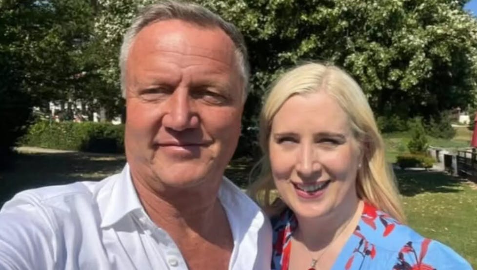 Højgravide Josefa von Hohenzollern har mistet sin mand, prins Harald af Hohenzollern. Det skriver hun på Instagram.