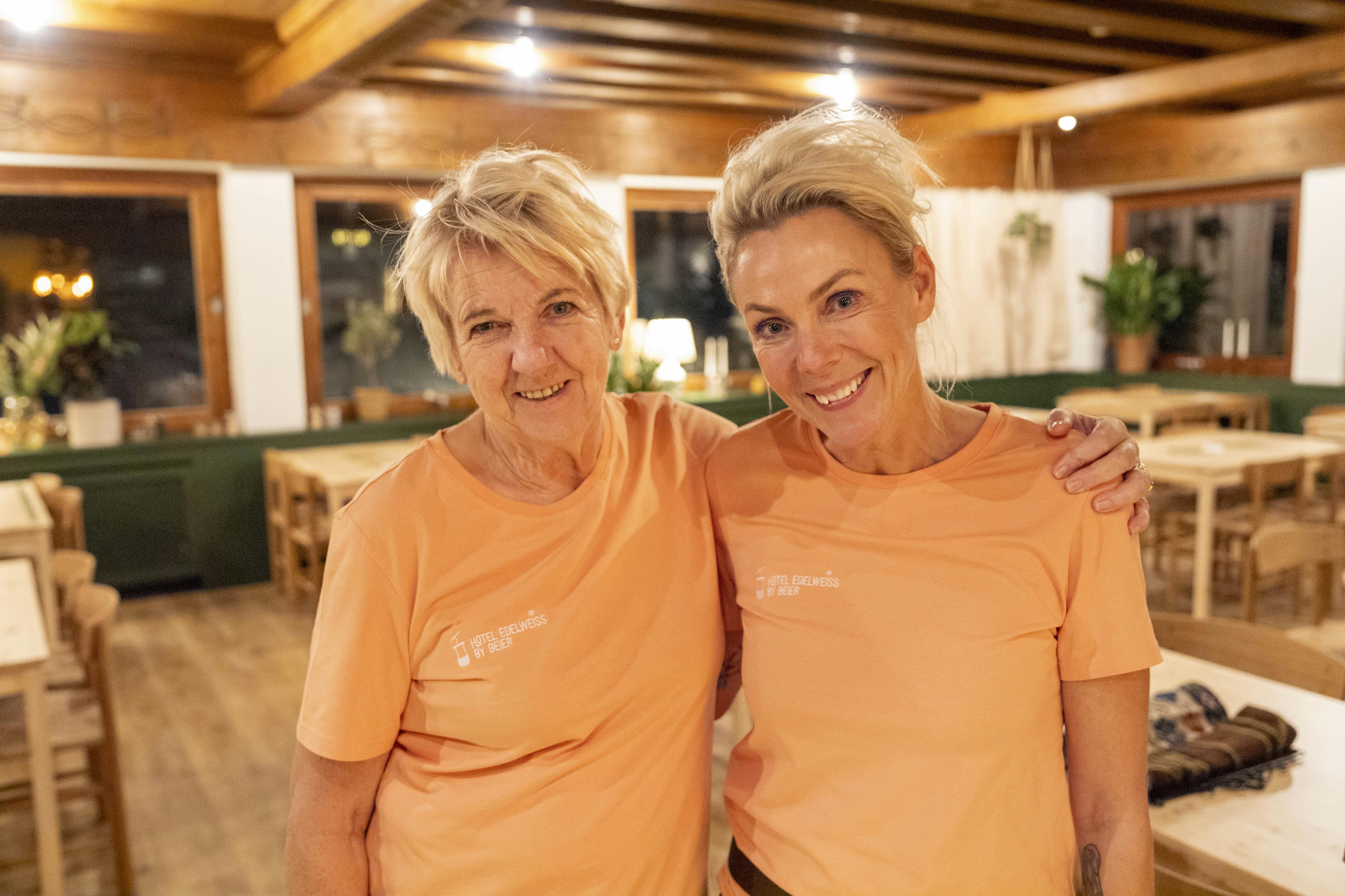 Mor Jytte flytter permanent til Østrig og Hotel Edelweiss by Beier. Det afslører Lene Beier på Instagram.