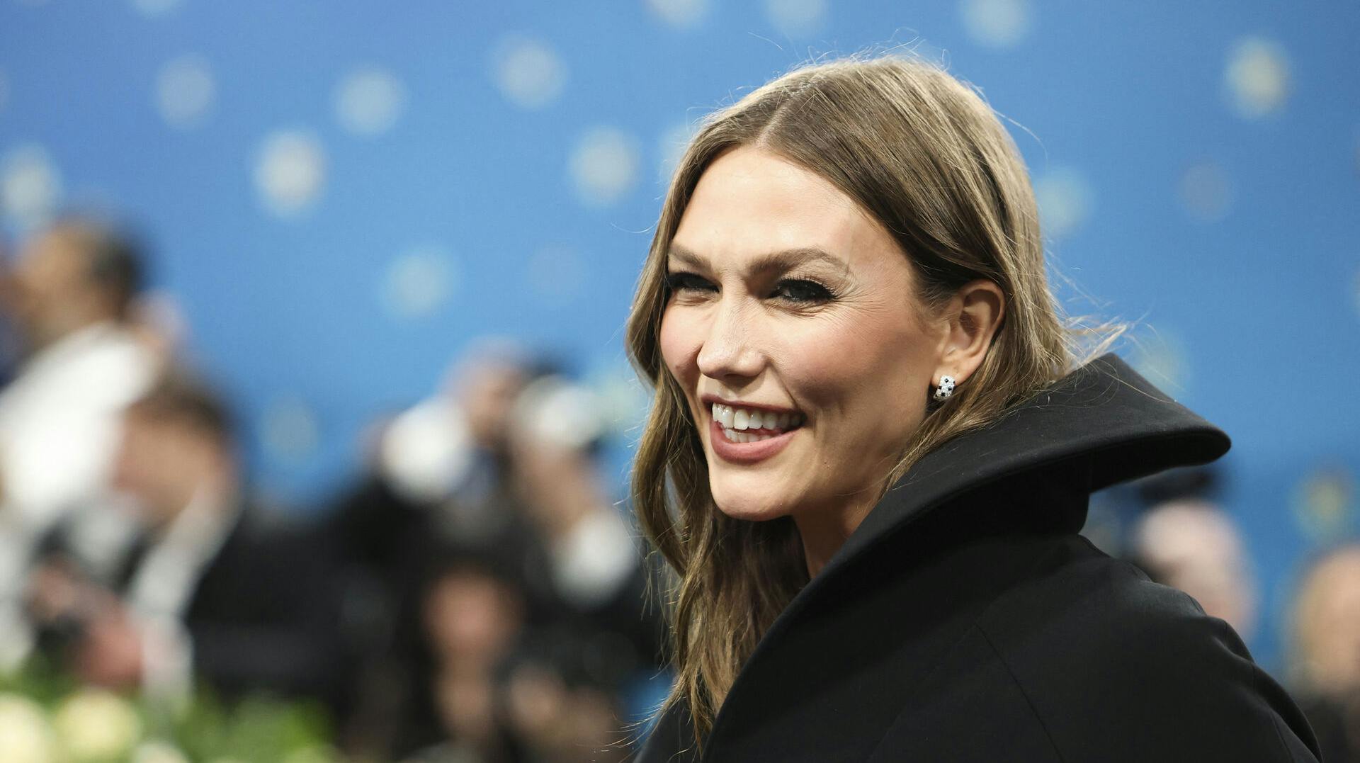 Karlie Kloss deltager i brylluppet mellem Jeff Bezos og Lauren Sánchez.
