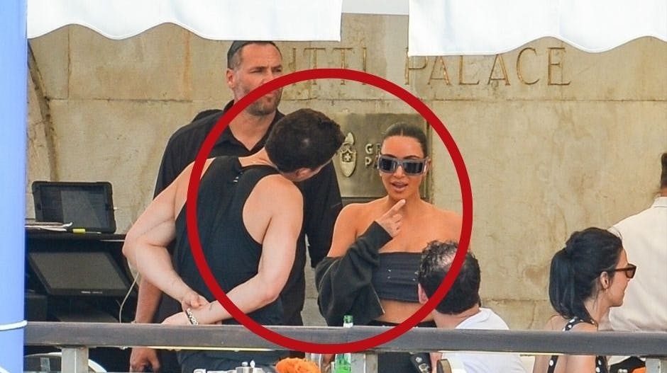 Den nyligt single Orlando Bloom hygger sig i Venedig, hvor Jeff Bezos skal giftes i denne weekend.