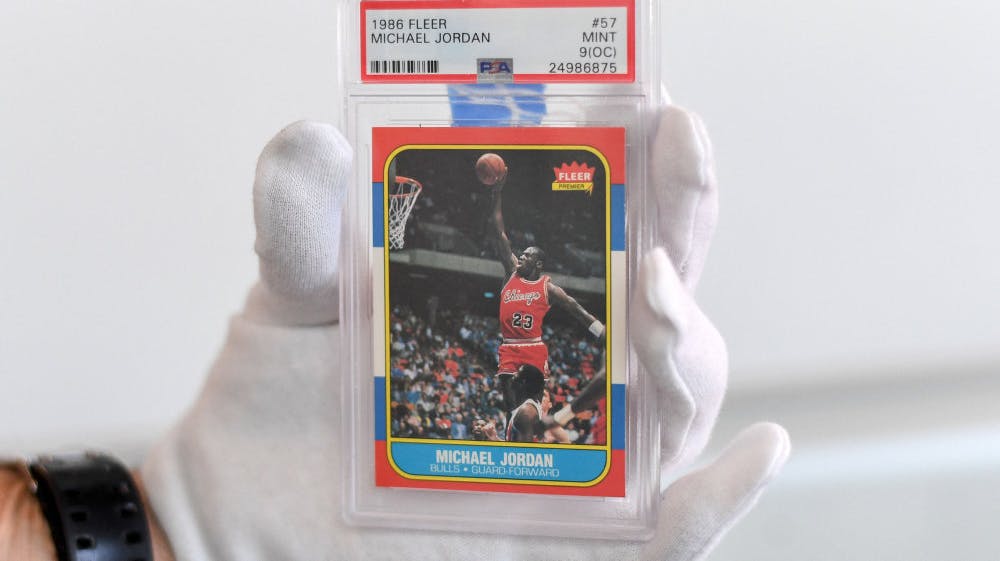Har man gamle basketballkort med superstjerner eller legender liggende, kan det være en god idé at få dem vurderet, før man smider dem ud. Dette er ikke kortet omtalt i artiklen.