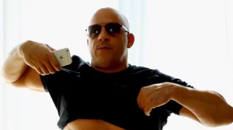 Sådan husker de fleste nok Vin Diesel: Solbrun og med sixpack - i dag er den 57-årige skuespiller noget mere polstret. Dette billede lagde Vin Diesel på sin instagramprofil i oktober 2014.