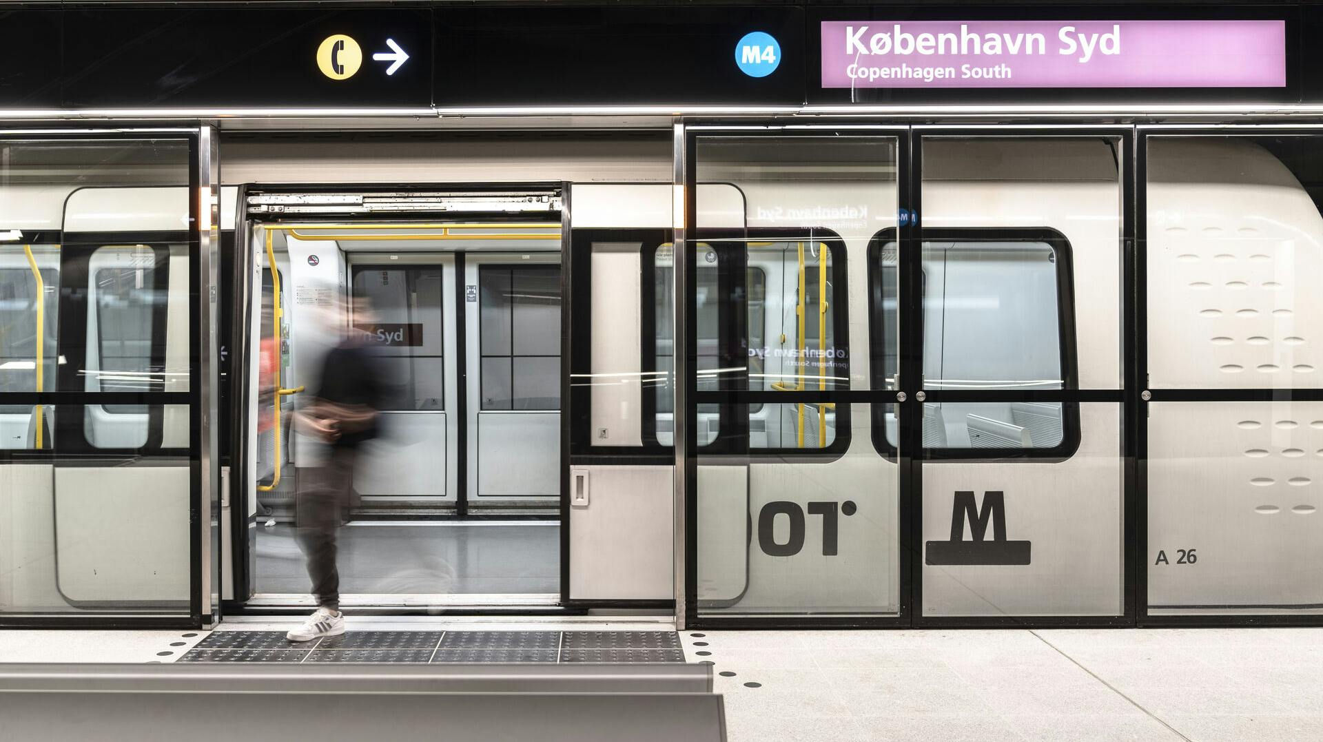 De mange metrostationer bliver fremover kun sagt på dansk i stationshøjttalerne efter ønske fra turister og internationale borgere.