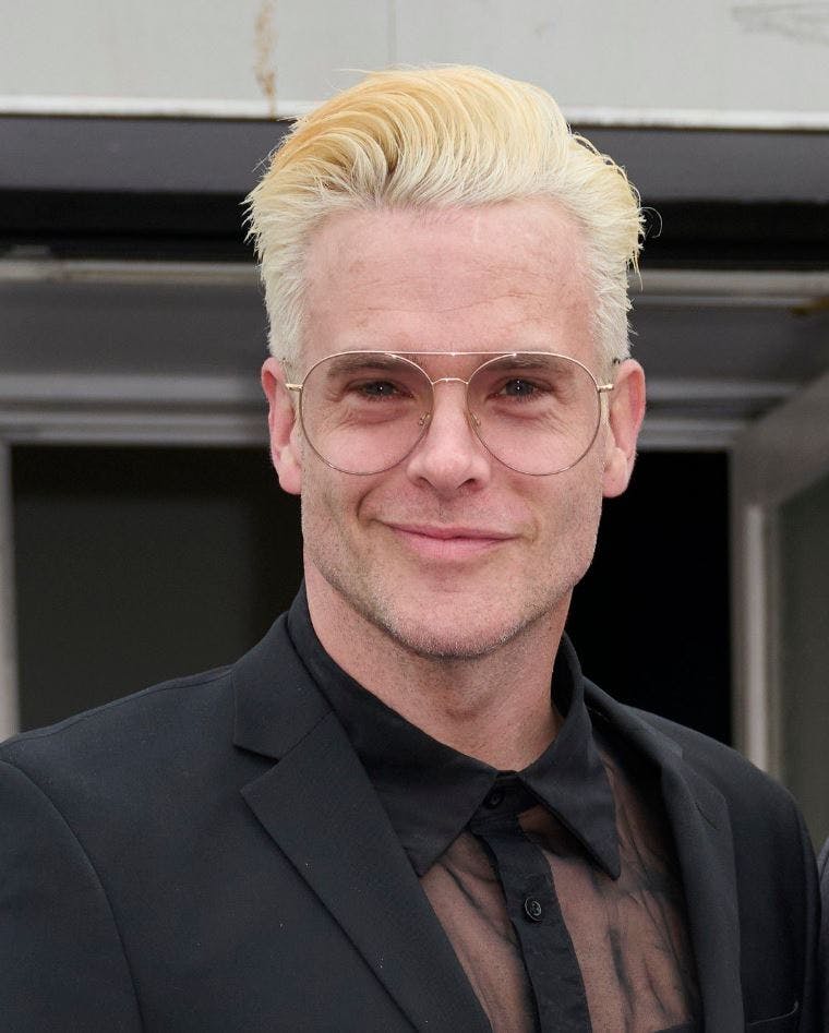 Der er rekordoverskud i Silas Holsts danseskole, mens det halter i flere af danserens øvrige selskaber.