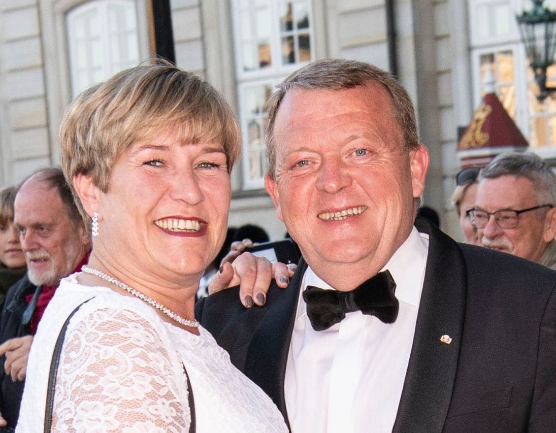 Solrun og Lars flyttede til Græsted i går.