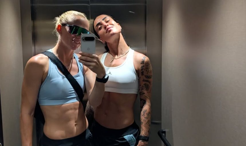 Her ses Schüller (til venstre) og Piemonte sammen på ferien til Ibiza.