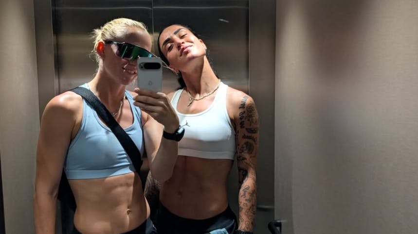 Her ses Schüller (til venstre) og Piemonte sammen på ferien til Ibiza.