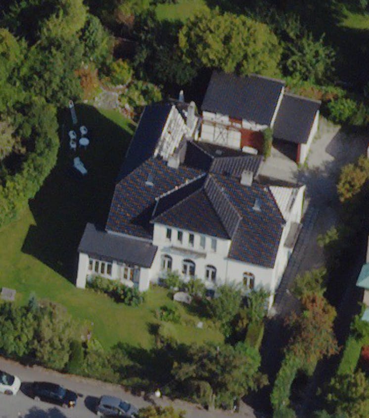Sådan så boligen ud, da de tidligere ejere købte ejendommen i 2021.