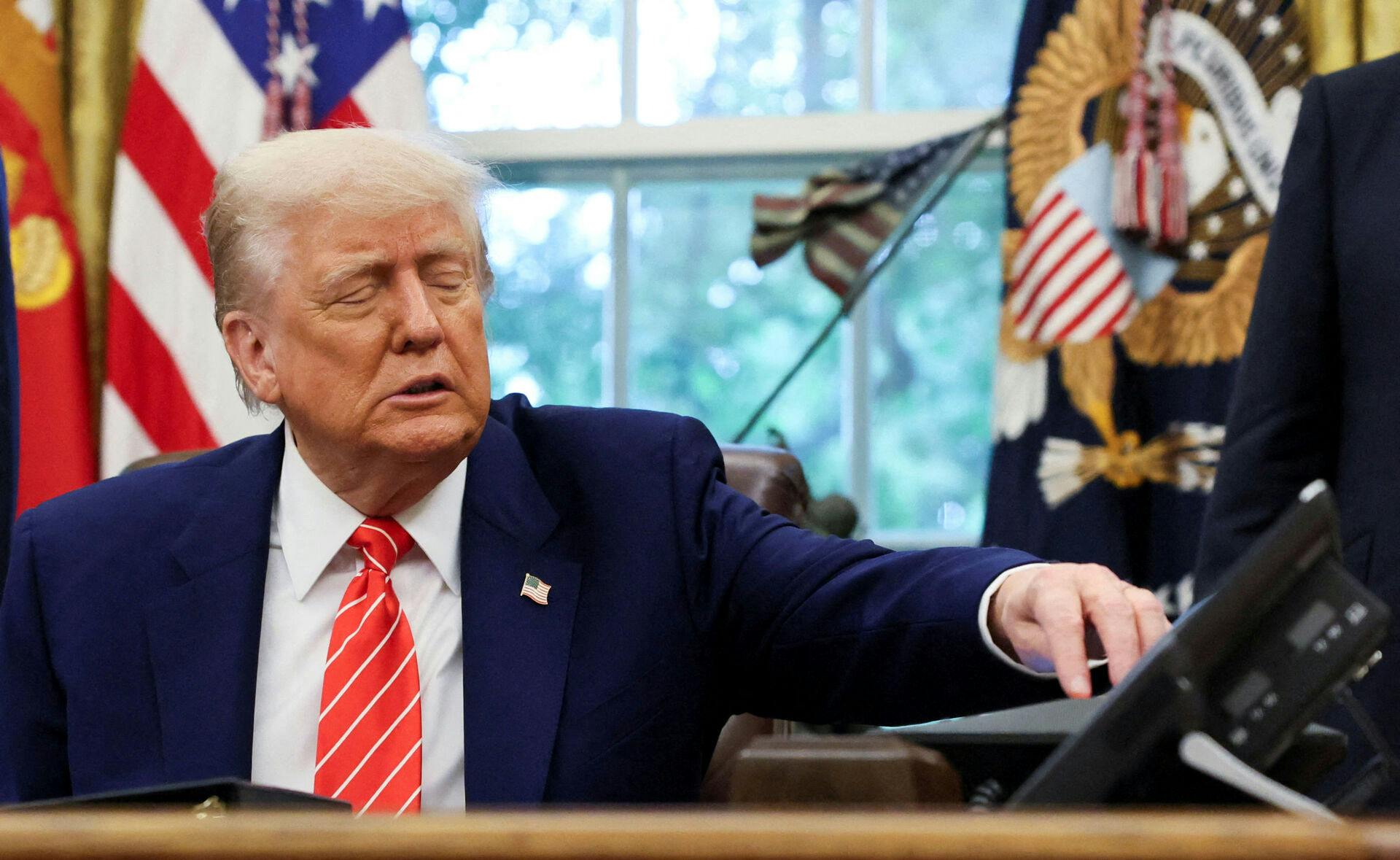 Repræsentanternes Hus har godkendt Trumps omfattende lovpakke - nu mangler kun hans underskrift, før planen bliver til virkelighed.