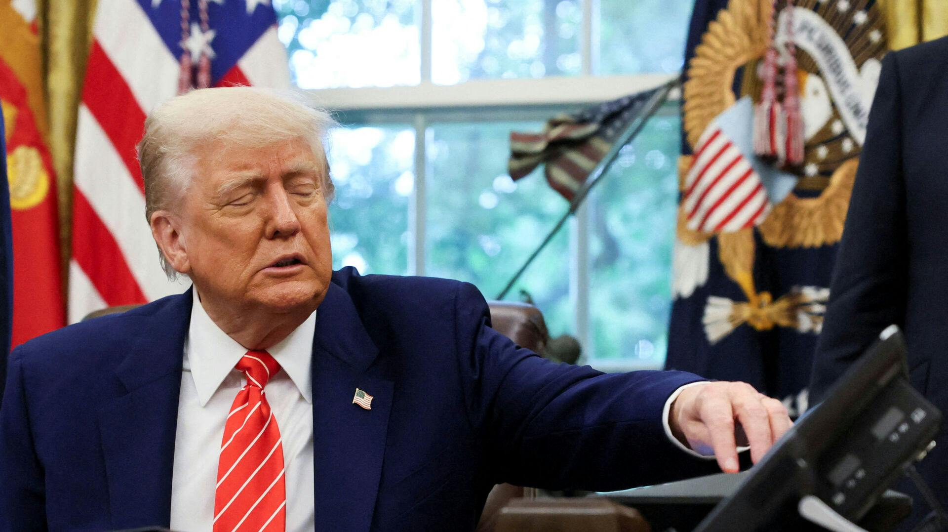 Repræsentanternes Hus har godkendt Trumps omfattende lovpakke - nu mangler kun hans underskrift, før planen bliver til virkelighed.