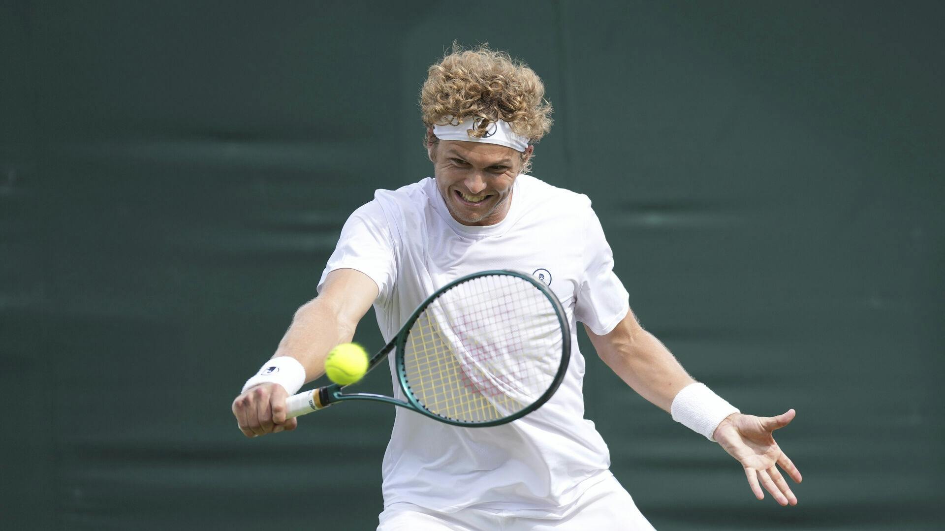 August Holmgrens præstationer i første runde af Wimbledon er ikke gået ubemærket hen.