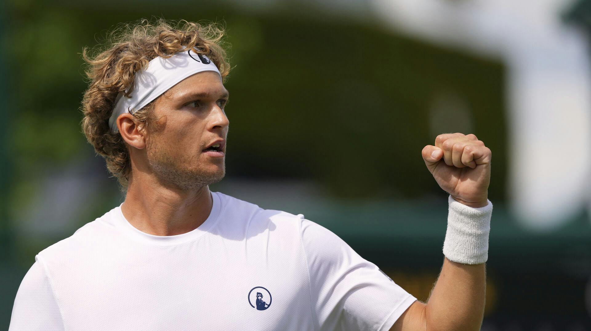 August Holmgren bliver støttet af sin familie ved Wimbledon.