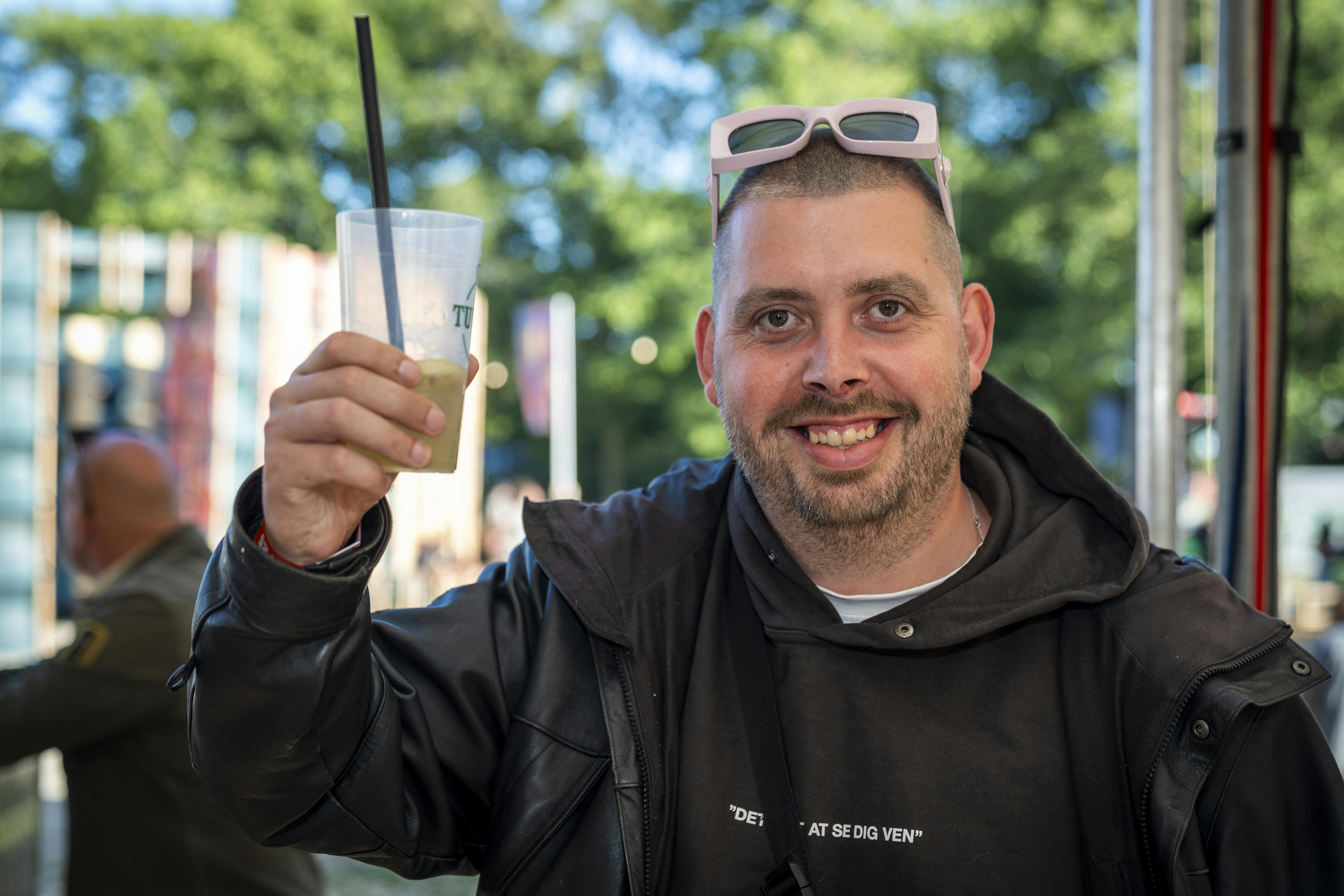 Humøret var som altid højt hos den meget festivalerfarne Emil Lange.