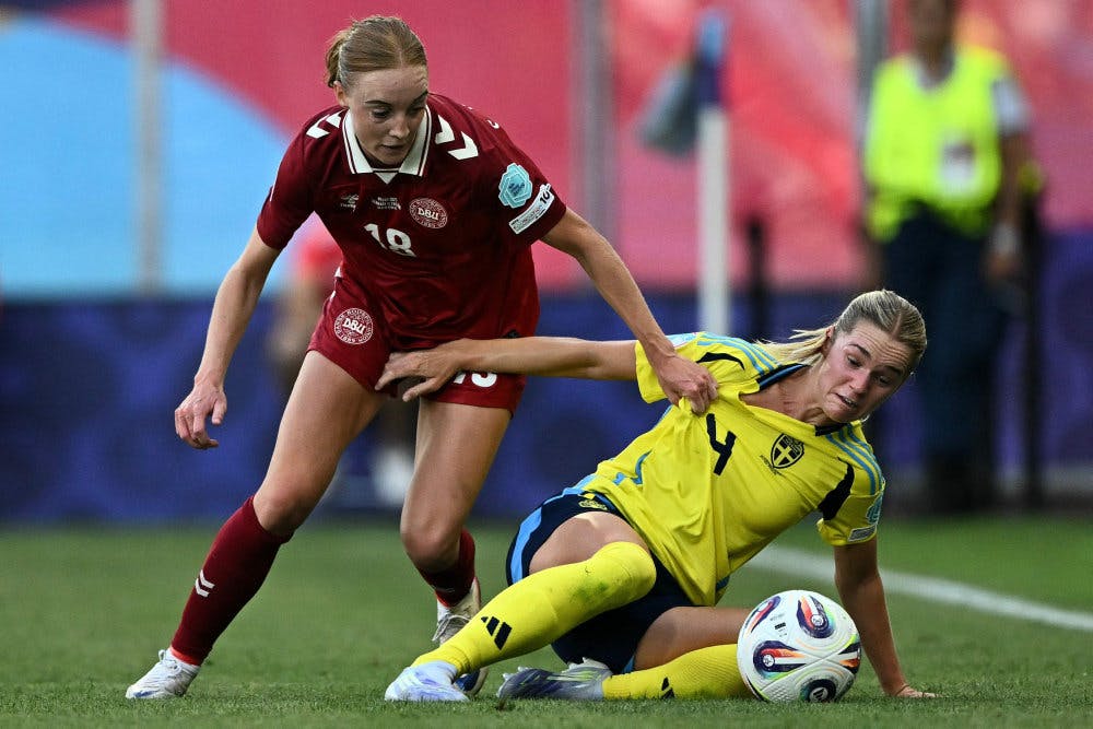 Danmark leverede en fin fight mod svenskerne, men i anden halvleg gik det galt for fodboldkvinderne.