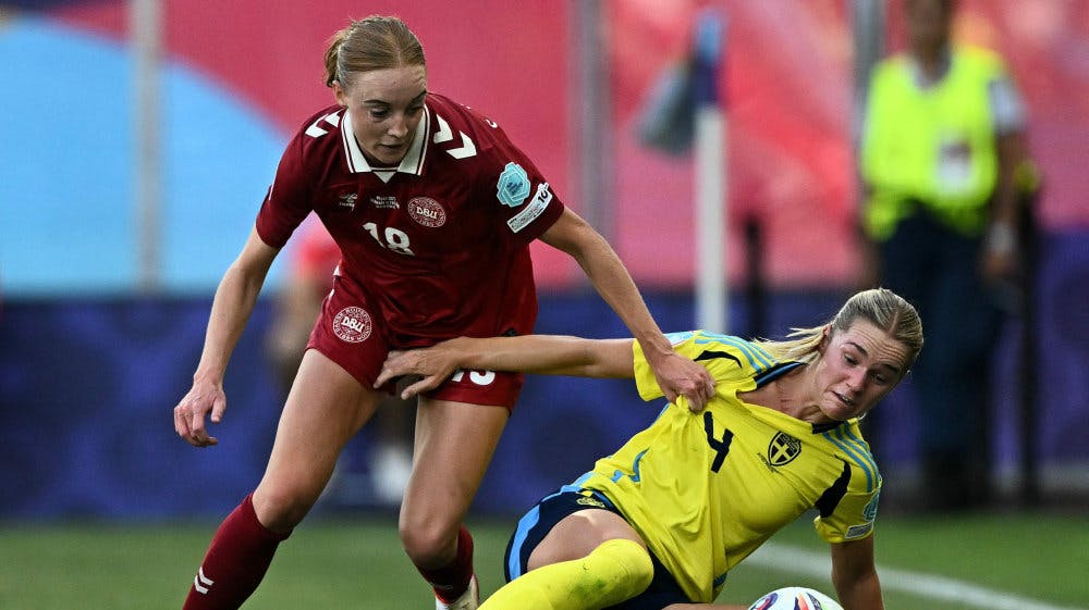 Danmark leverede en fin fight mod svenskerne, men i anden halvleg gik det galt for fodboldkvinderne.