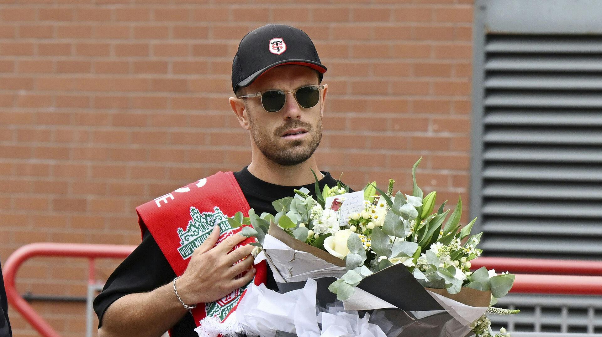 Jordan Henderson er fredag til stede ved Anfield for at hylde Diogo Jota.