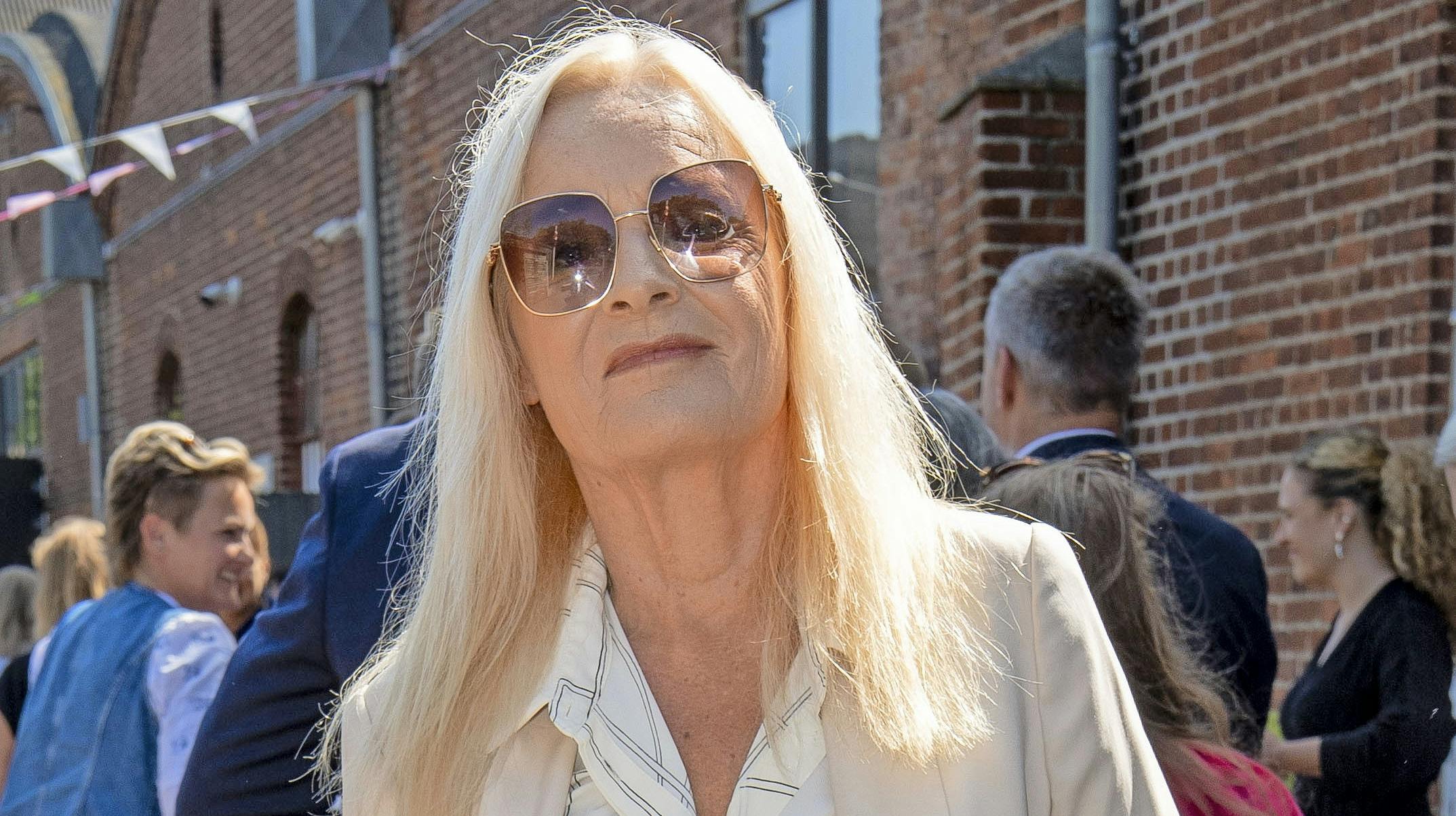 Anne Linnet kan øjensynligt godt lide penge. Og de skal helst være i egen lomme i stedet for i en virksomhed.