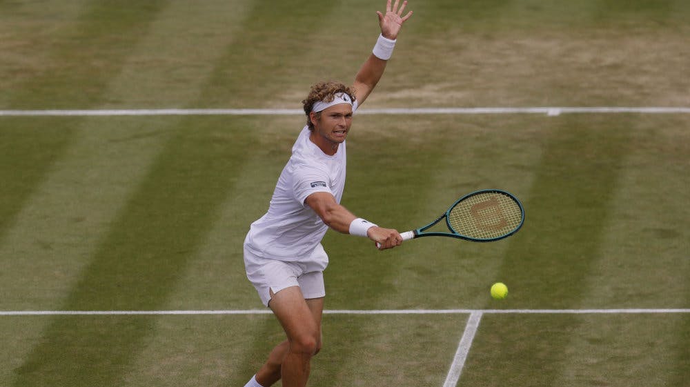 August Holmgren spillede igen aggressiv tennis, men Alex de Minaurs defensiv var for stærk for den danske tennissensation.