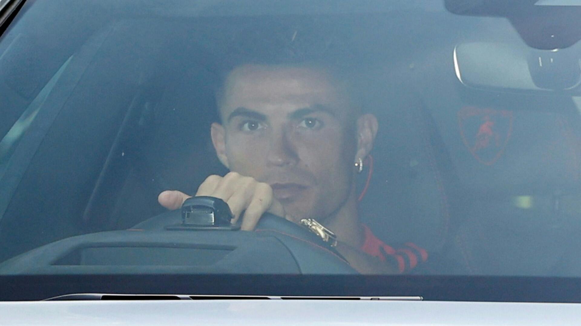 Cristiano Ronaldo har ikke forklaret sin fravær, men nu forsvarer hans søster ham.