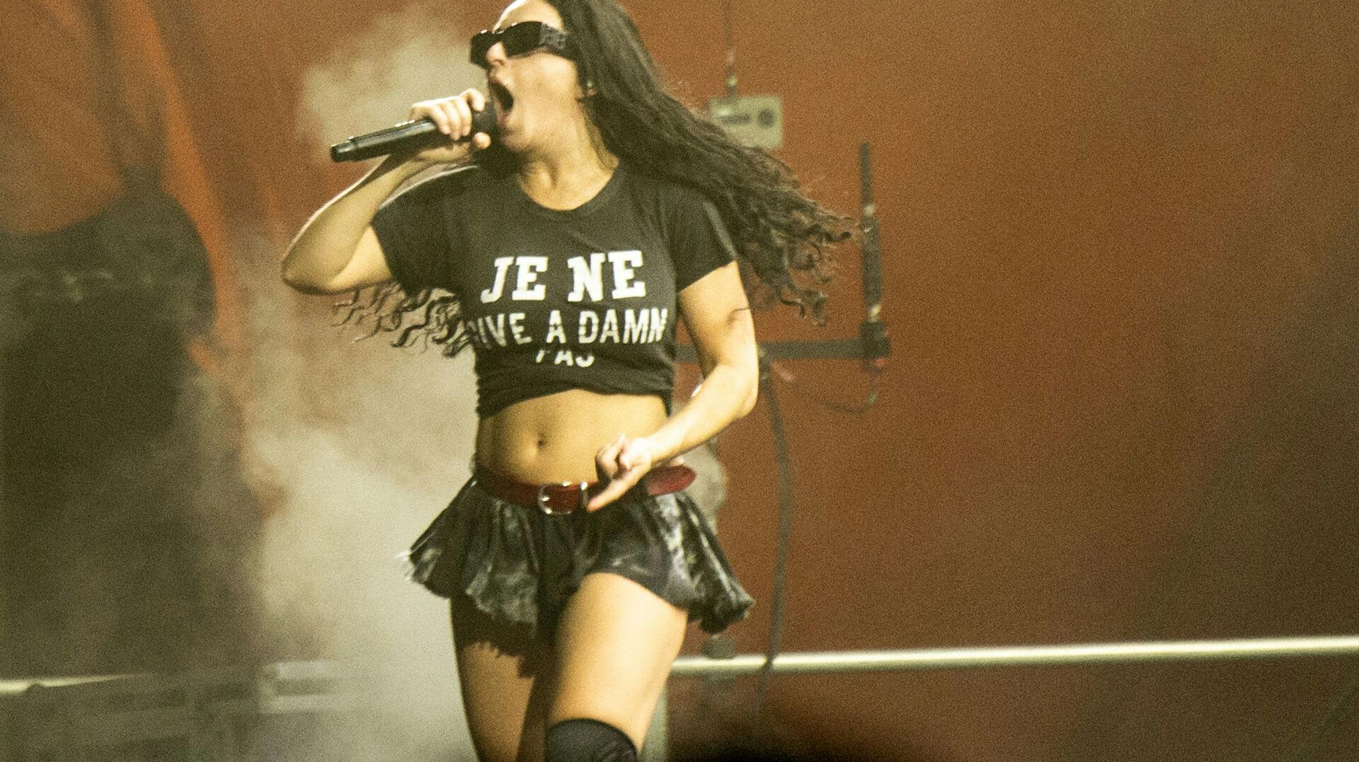 Charli XCX står blandt andet bag numrene "Party 4 u", "Von Dutch" og "Apple".