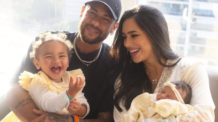 Neymar og Bruna Biancardis nummer to er ankommet. Det afslører parret på Instagram.