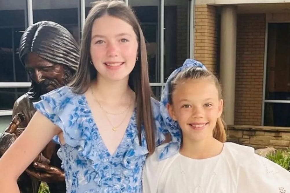 Blandt ofrene er søstrene Blair og Brooke Harber, der deltog i sommerlejren.