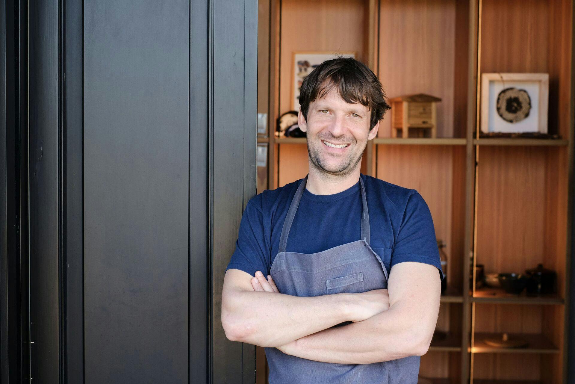 Rene Redzepi er direktør i Noma, som han også ejer størstedelen af. 
