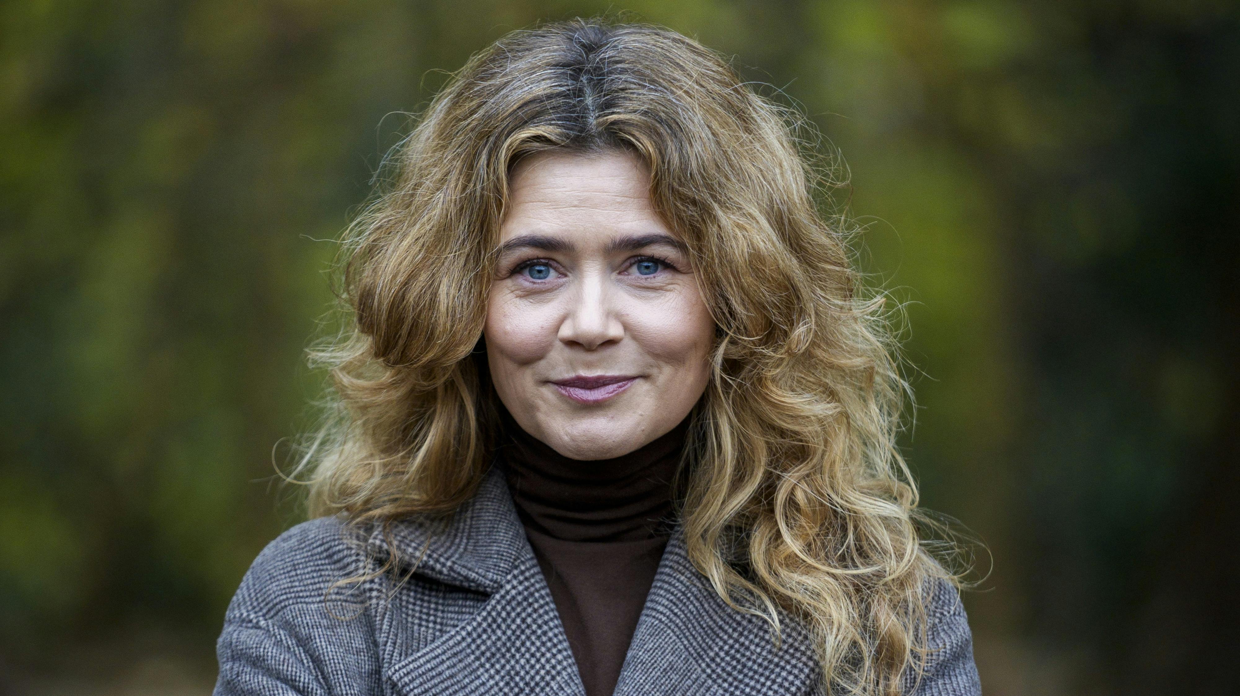 I et stort interview fortæller den kendte skuespiller Sofie Lassen-Kahlke nu, at hun var på bar bund, da hun blev mor for første gang.