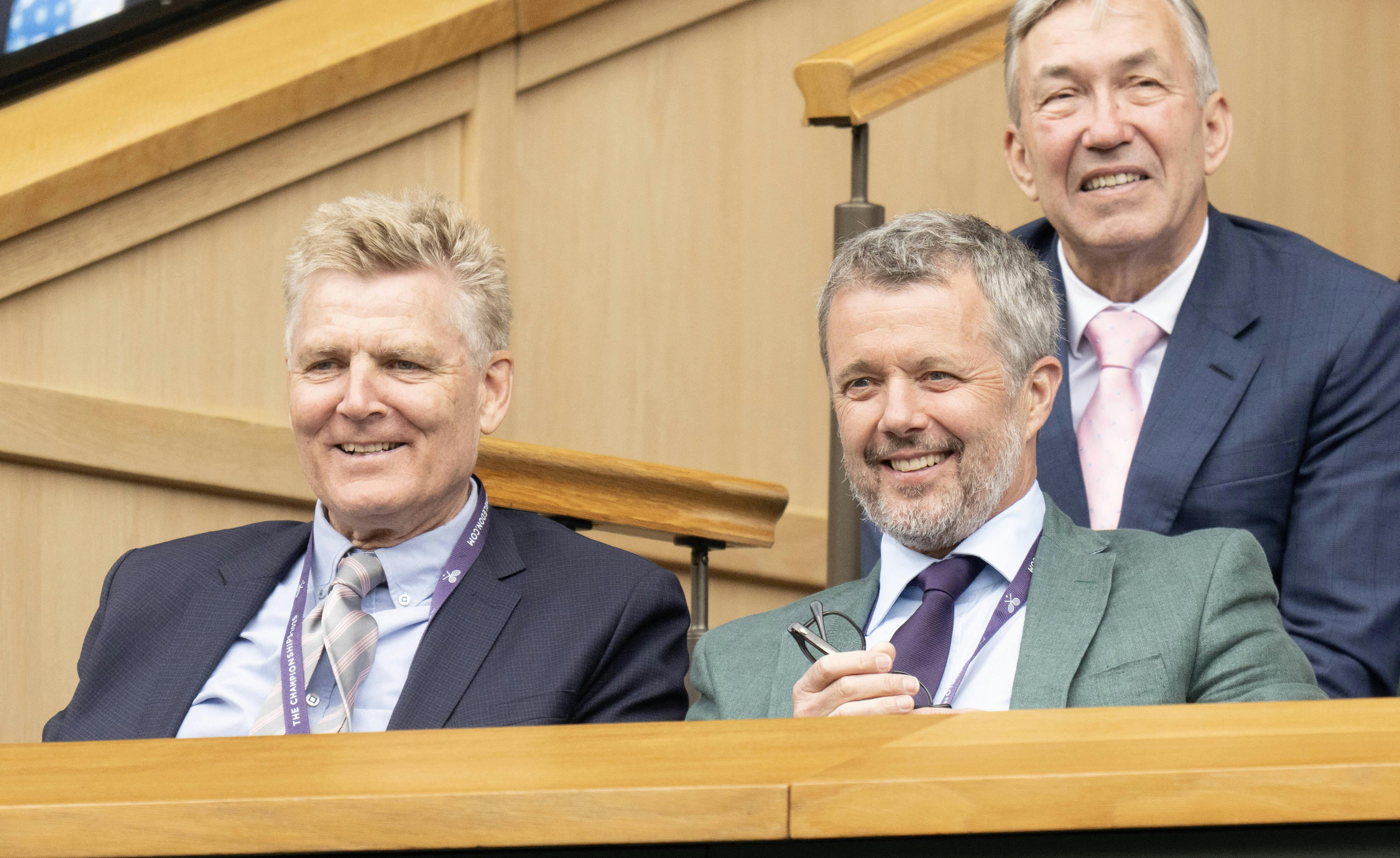 Sammen med Christian von Buchwald fandt kong Frederik også tid til at støtte på danske Clara Tauson, da hun mødte Iga Swiatek i fjerde runde.