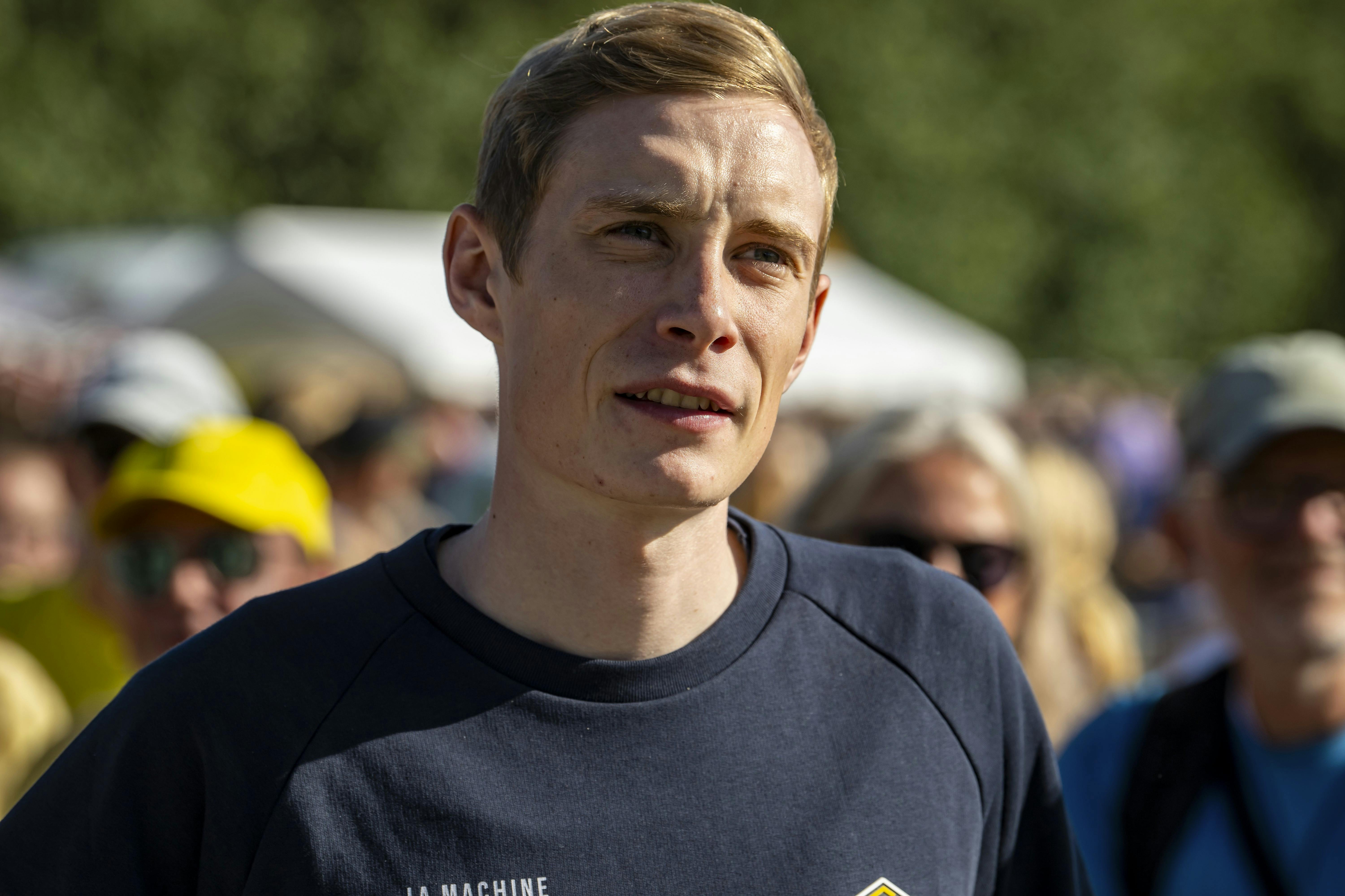 Jonas Vingegaard var klar i spyttet overfor pressen før 3. etape af Tour de France.