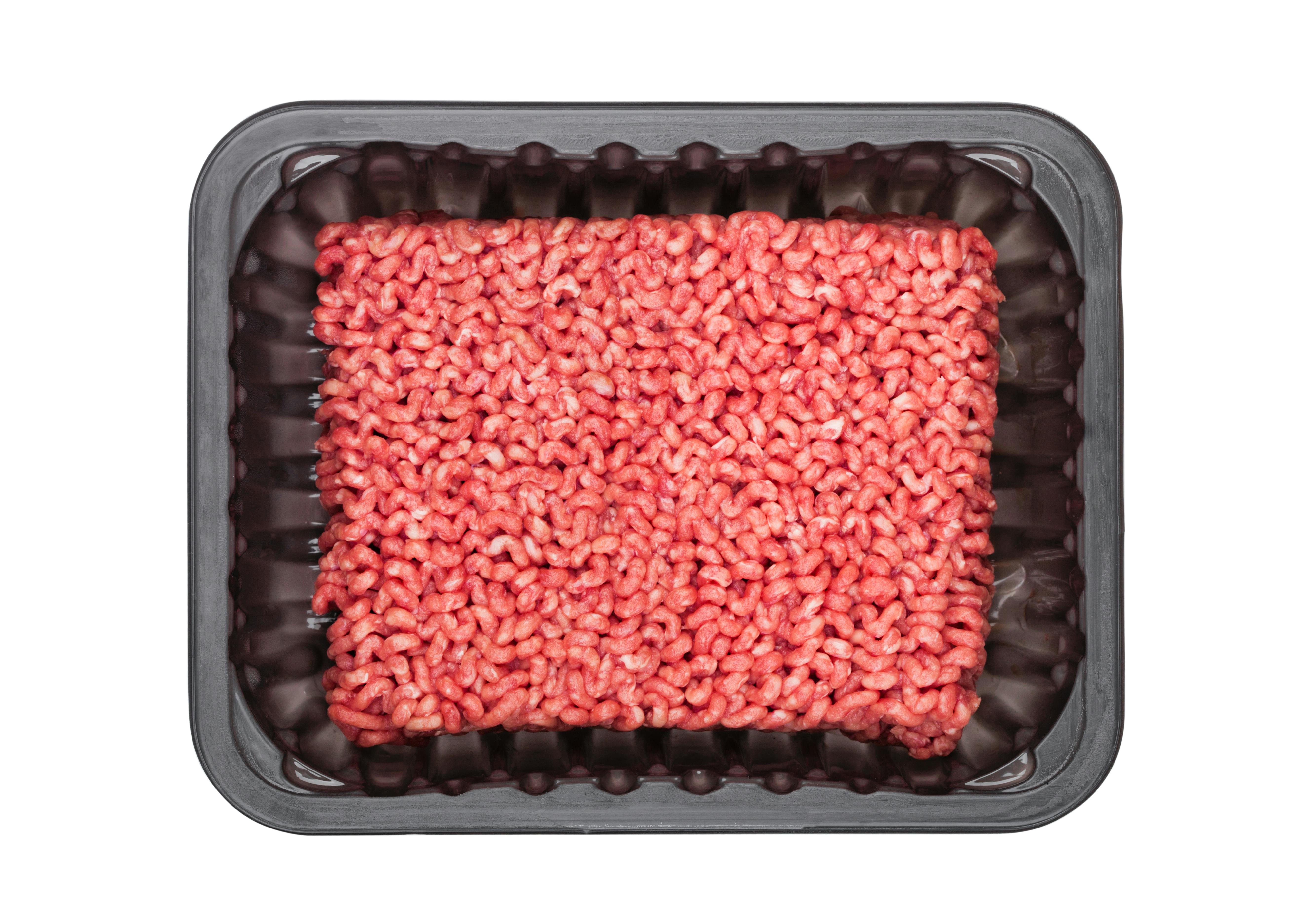 Oksekødet er ikke direkte farligt, men det er aldrig klogt at spise plast i sine bøffer.