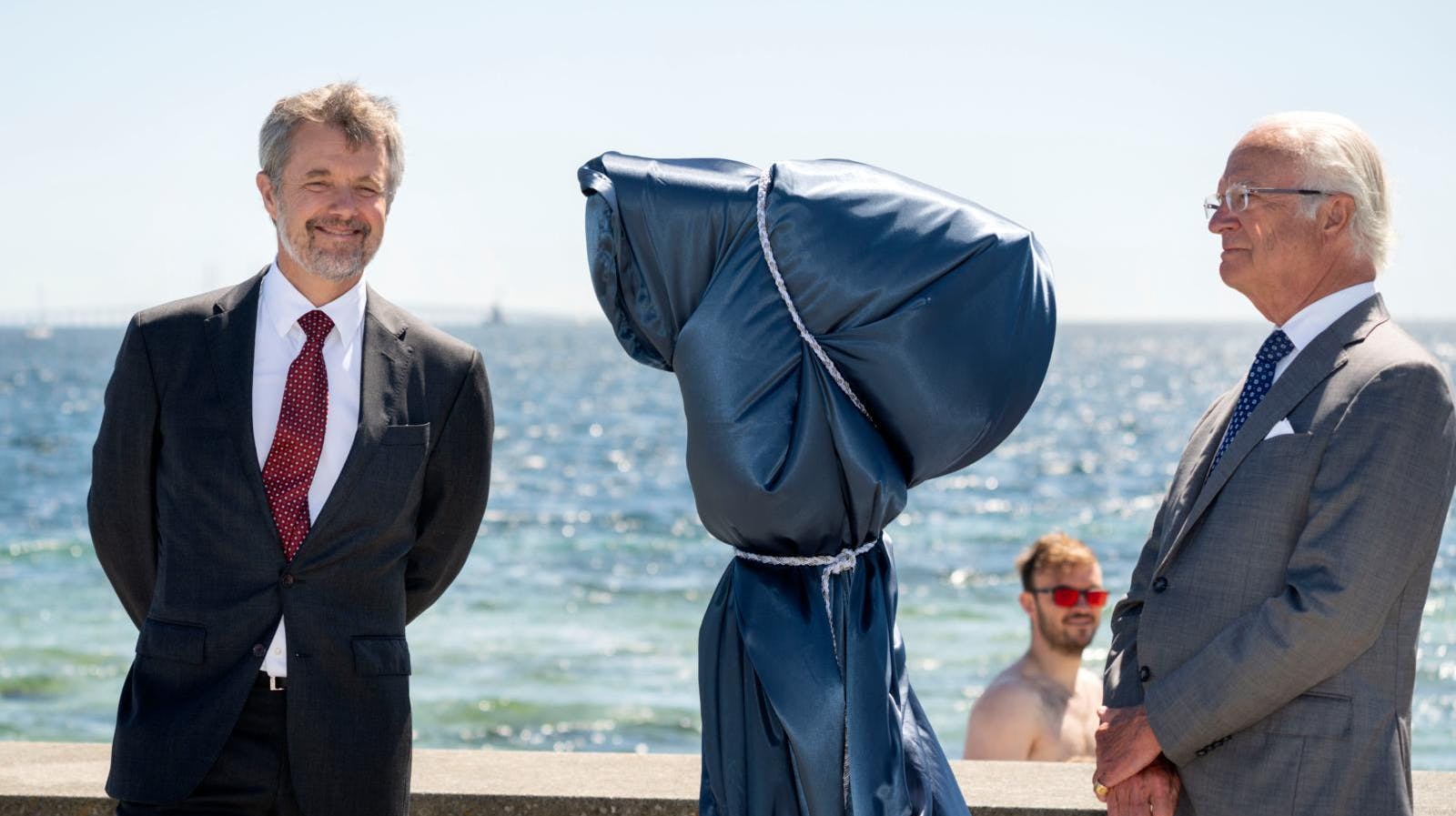 Blandt andre den svenske konge er beskyttet af livvagterne, som nu er under voldsom kritik for at svigte deres opgave.