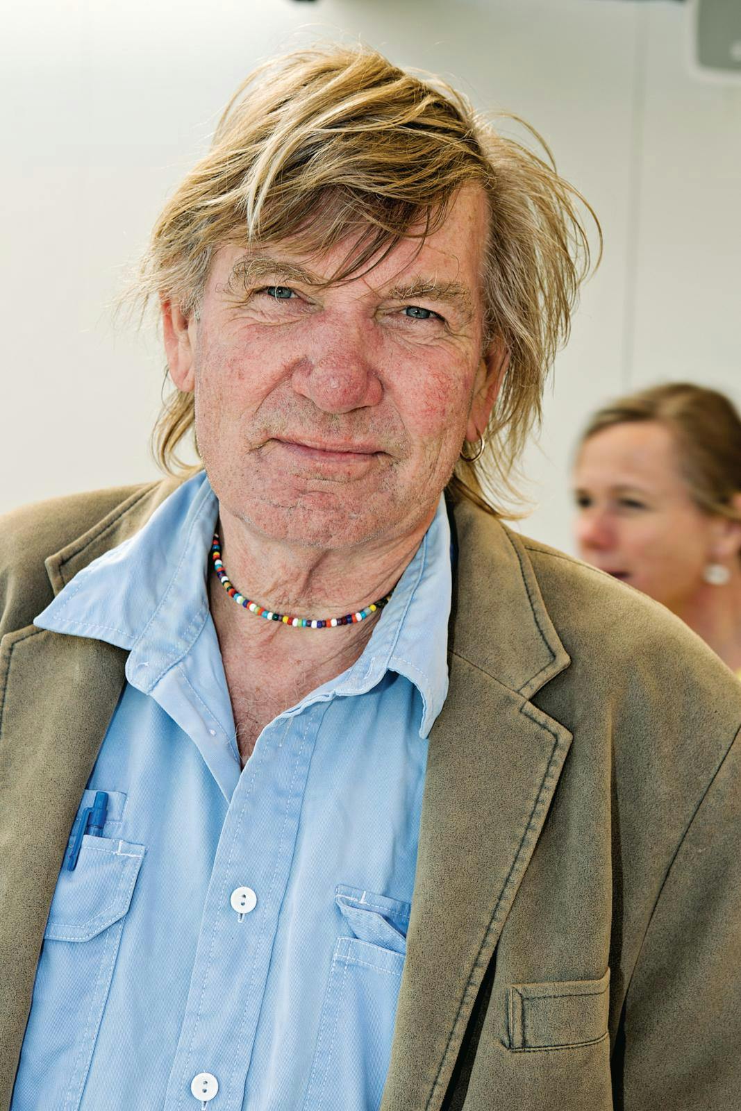 Troels Kløvedal rejste verden rundt med Nordkaperen. Han døde i juledagene i 2018 i en alder af 75 år.