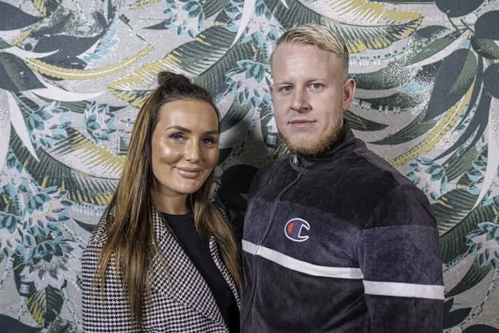 Mark Bøgelund og Sarah Amalie venter deres andet barn sammen.