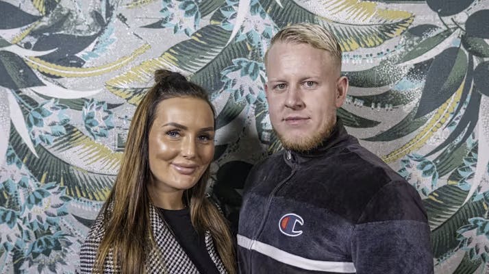 Mark Bøgelund og Sarah Amalie venter deres andet barn sammen.