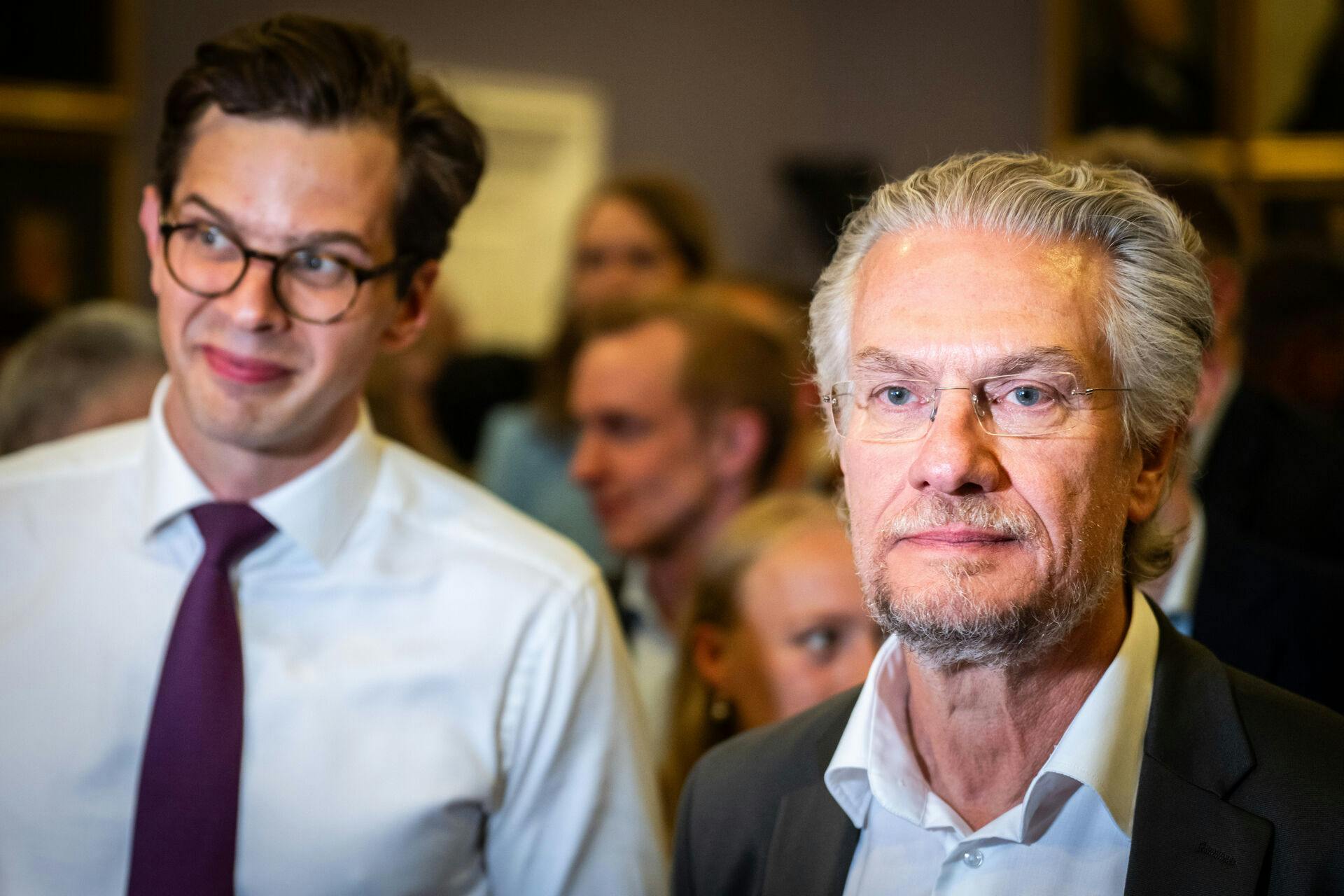 Henrik Dahl til venstre har skabt vrede, fordi han udtale til Radio4, at der ikke var noget nyt i, at kunstnere er idioter.