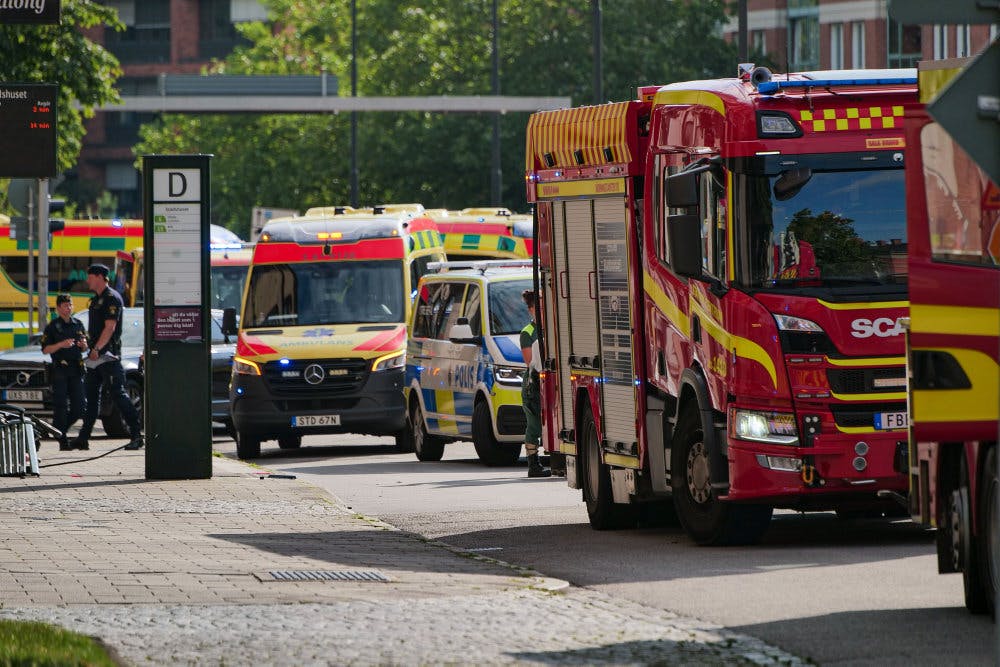Politiet er torsdag aften til stede i Malmø, efter at en mand har påkørt en gruppe mennesker. Umiddelbart tegner det til at være en ulykke. 