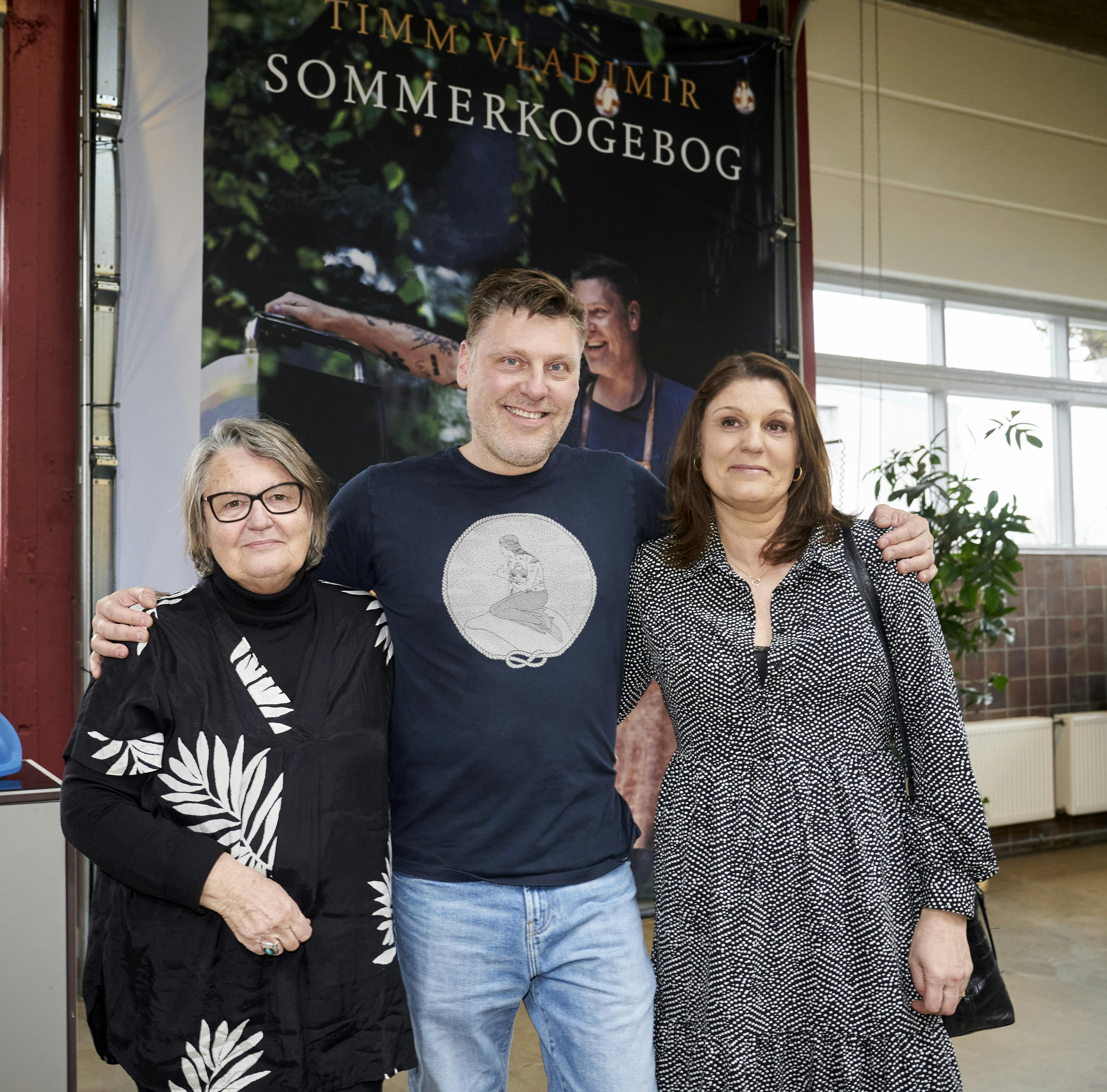 Timm Vladimir med sin mor Marianne og søster Louise.