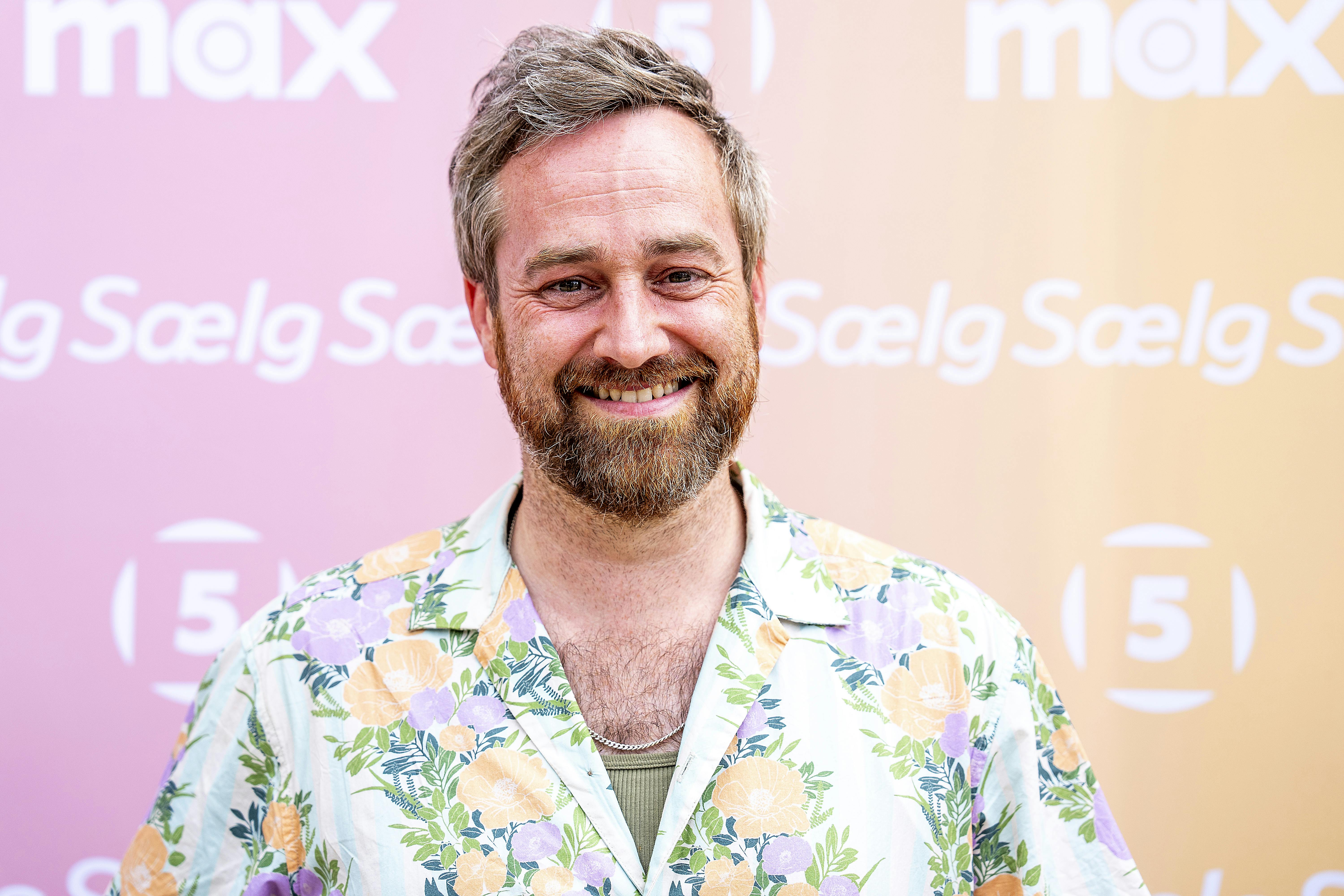 Den kendte tv-kok Gorm Wisweh er kommet i problemer, efter Fødevarerstyrelsen har afsløret flere klamme fund i hans restaurant i det indre København. 
