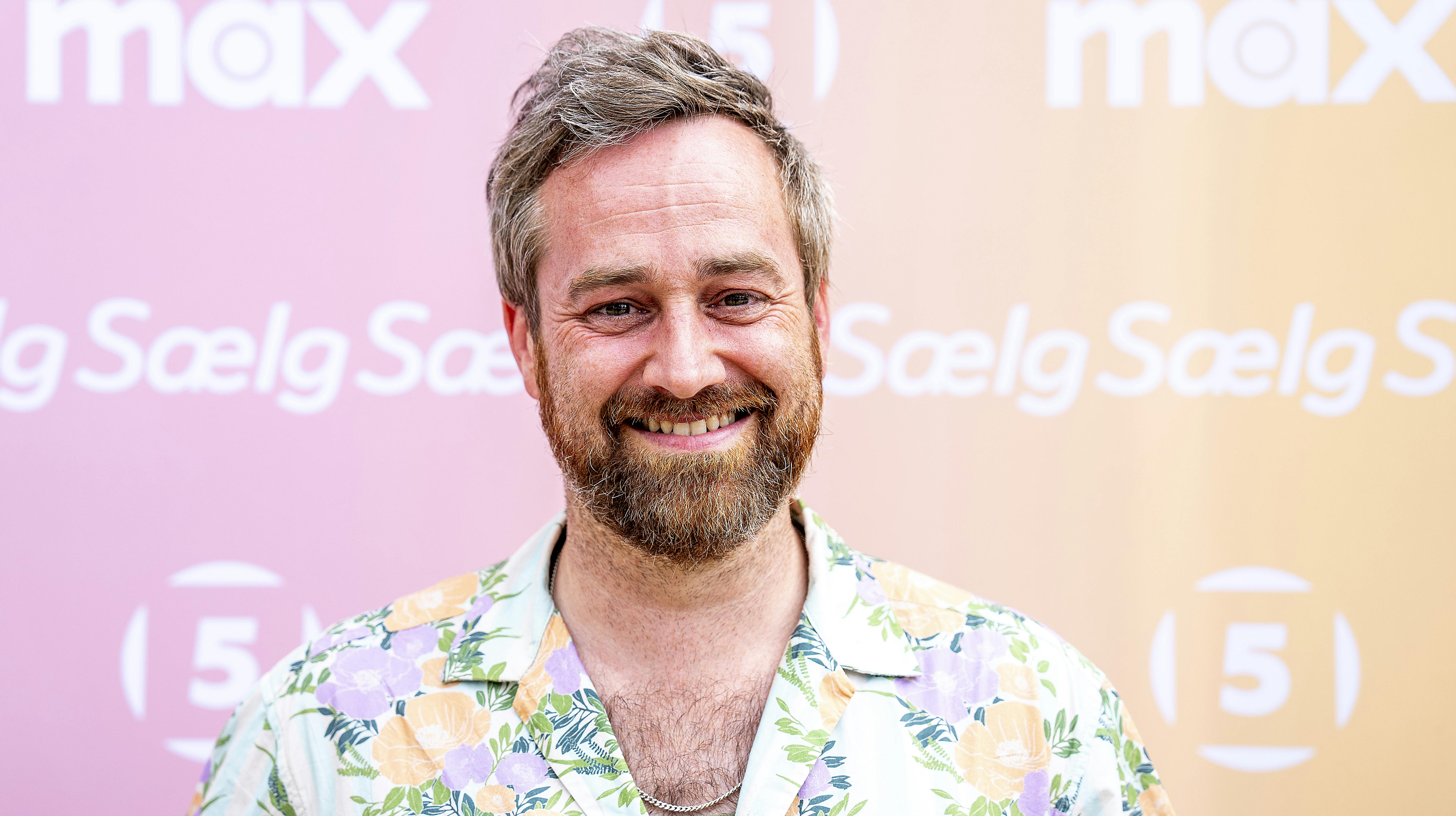 Den kendte tv-kok Gorm Wisweh er kommet i problemer, efter Fødevarerstyrelsen har afsløret flere klamme fund i hans restaurant i det indre København.