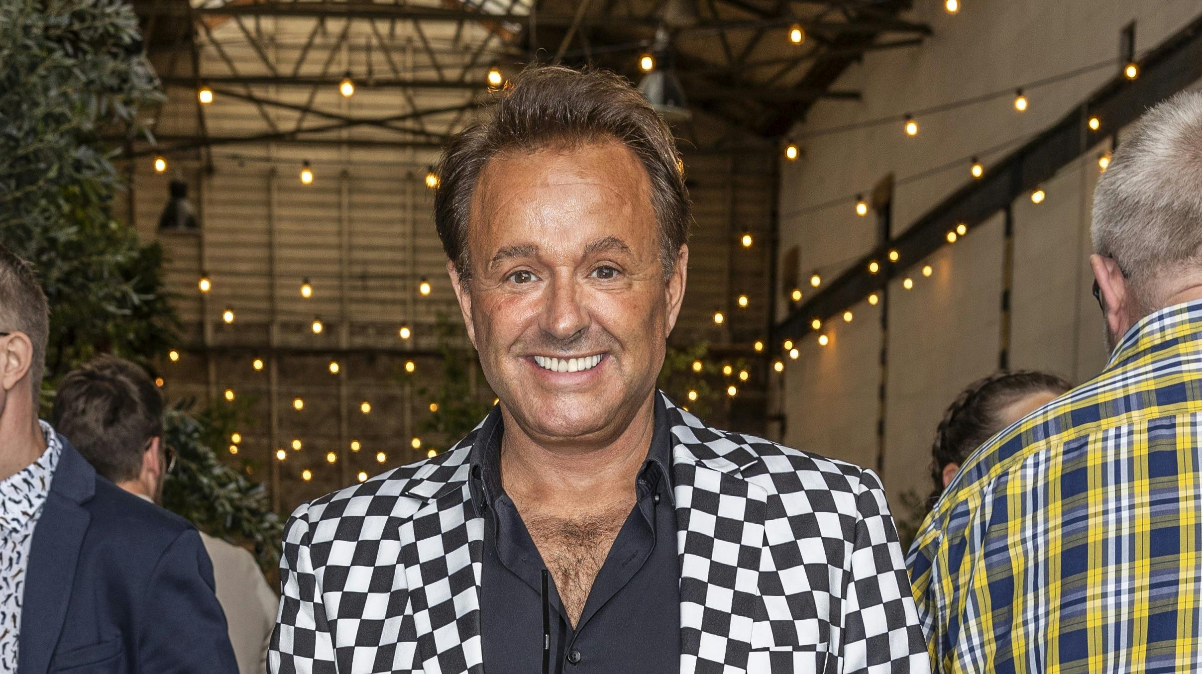 Det er slut med Dennis Knudsen.dk Salon ApS.