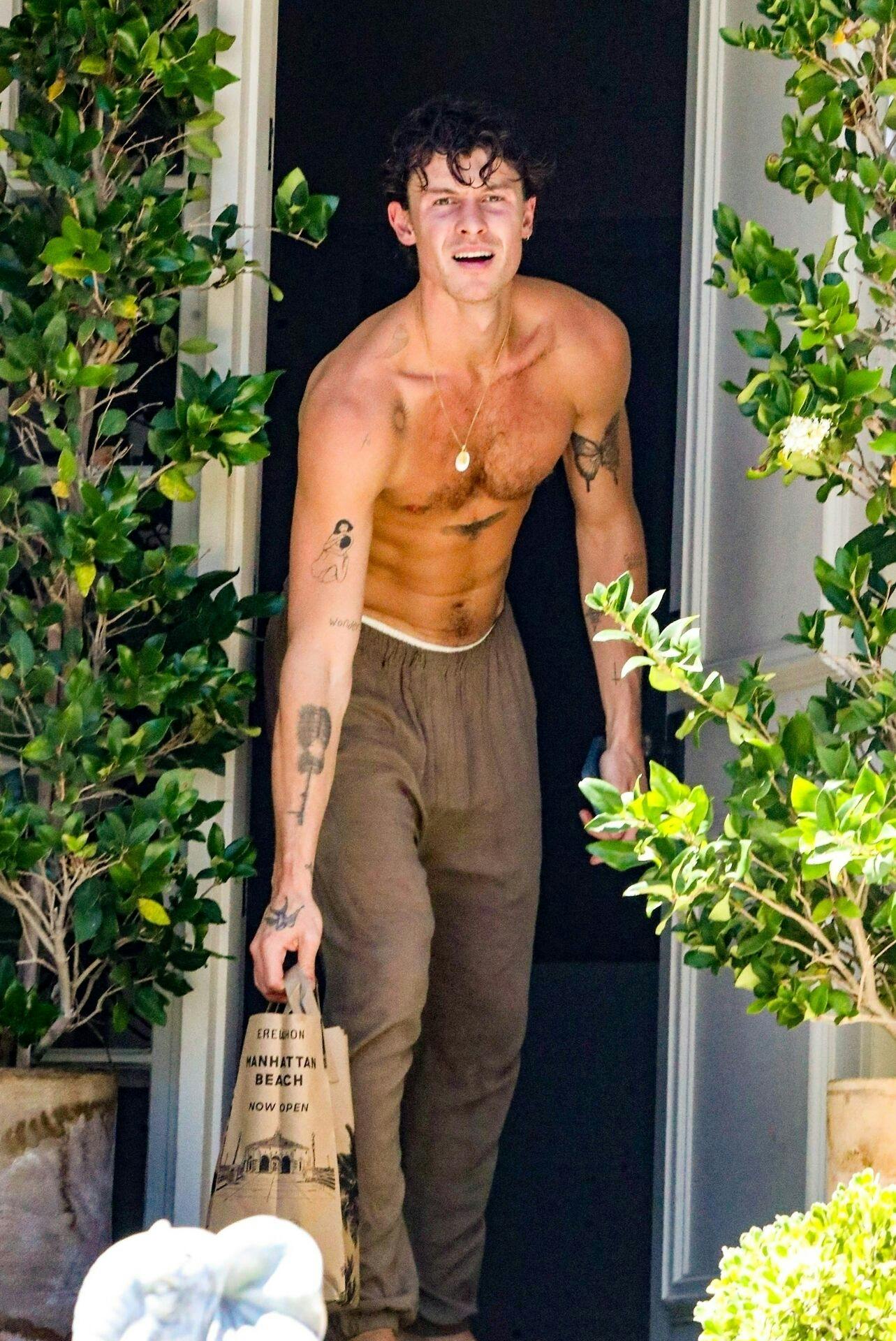 *EXCLUSIVE* Los Angeles, CA **W