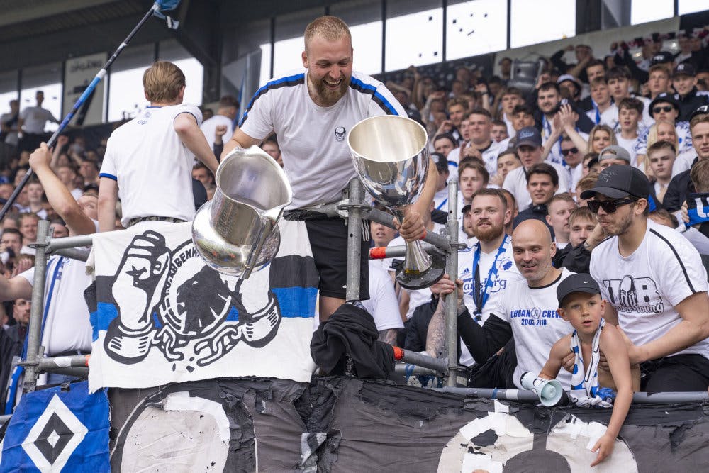FCK's fans kan se frem til at måtte hoppe mere i den kommende sæson. (Arkivfoto).